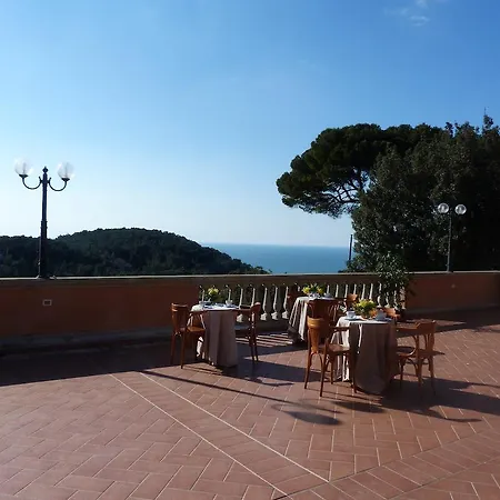 La Vedetta 3*